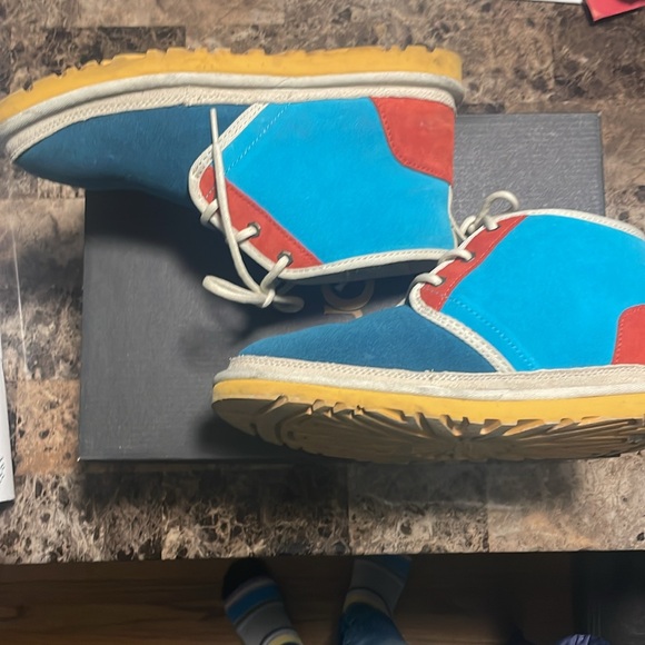 Women’s Ugg Boots - Picture 5 of 8